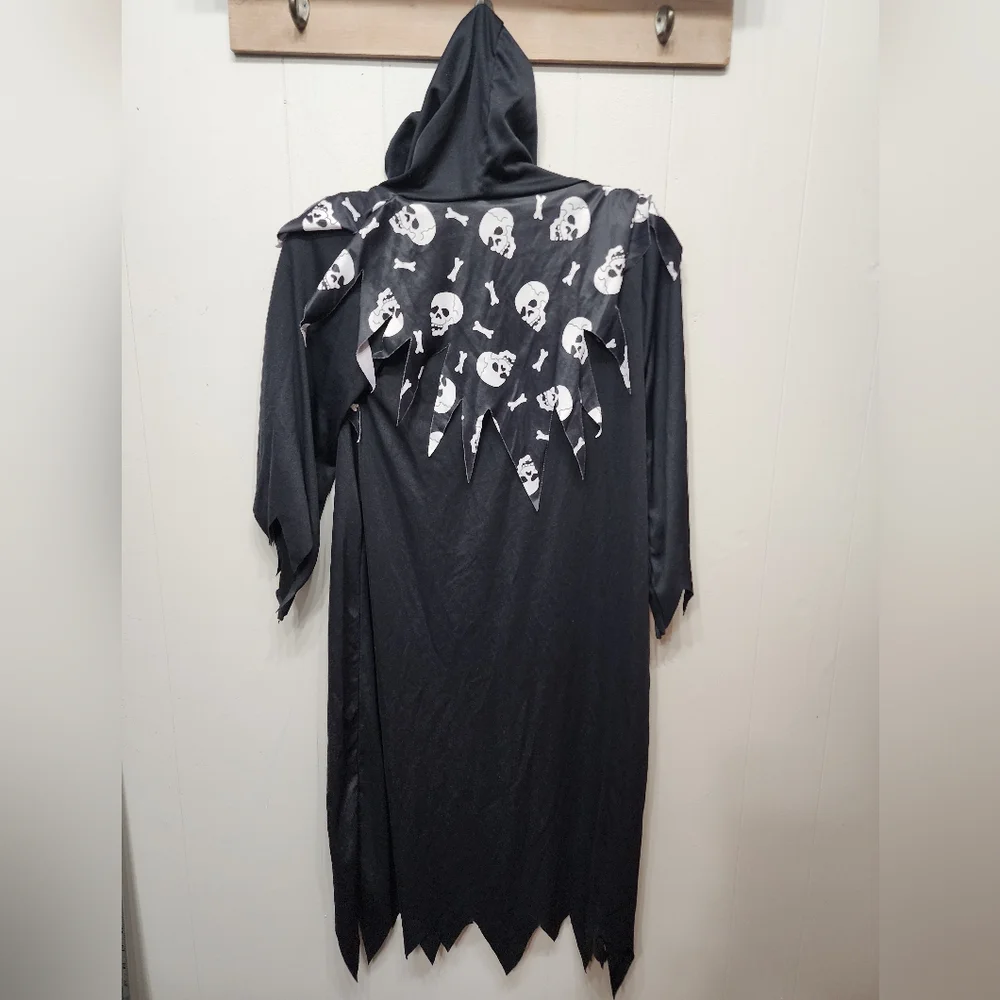 Witch Costume Medium Hooded Halloween Youth Black Skulls C17‎